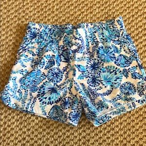 Lilly Pulitzer Blue and White Floral Shorts Size Small